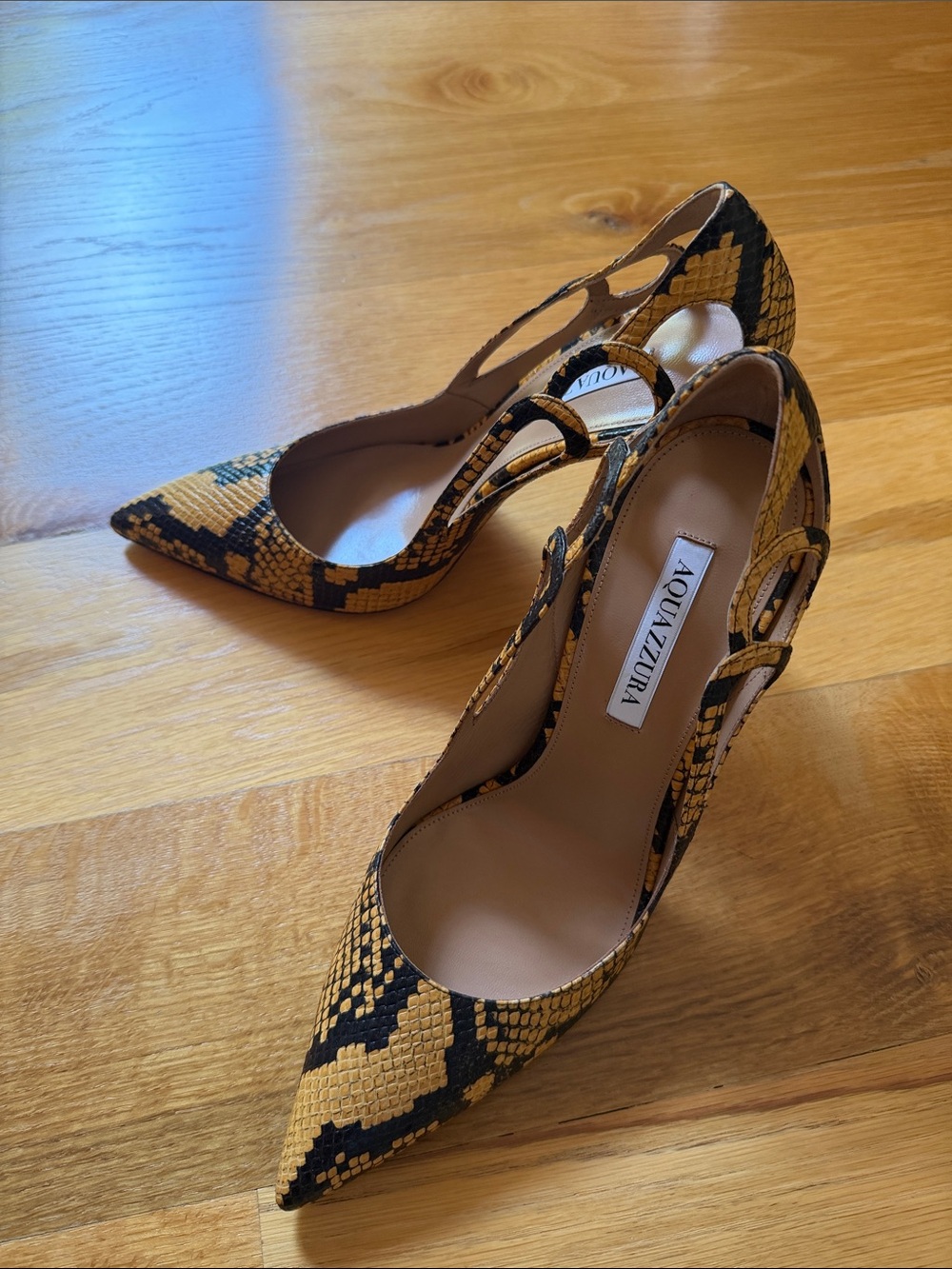 Aquazzura Black and Yellow Snake-Print Pointed Toe Pumps Size 40 - Picture 2 of 7